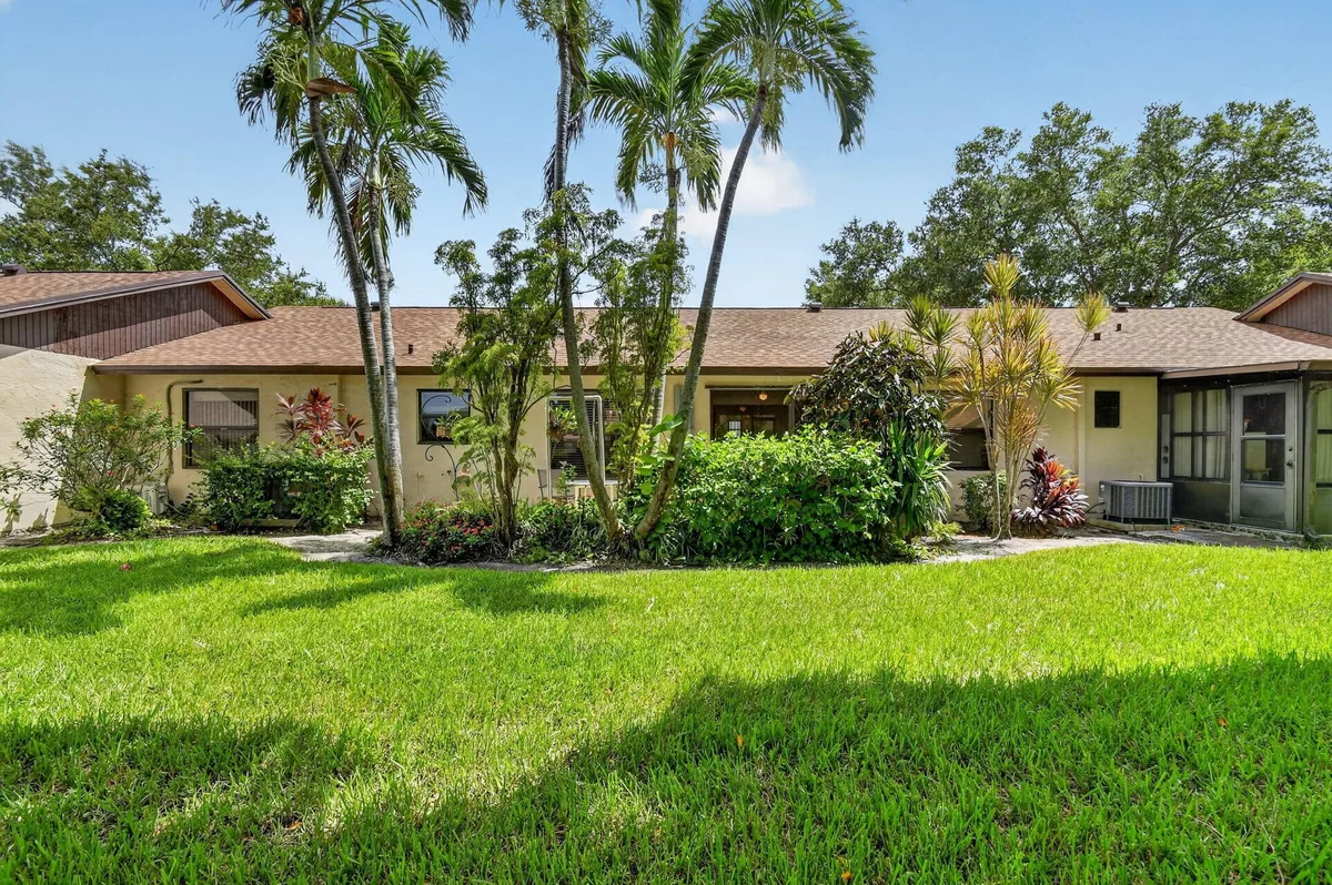 Residence photo 37