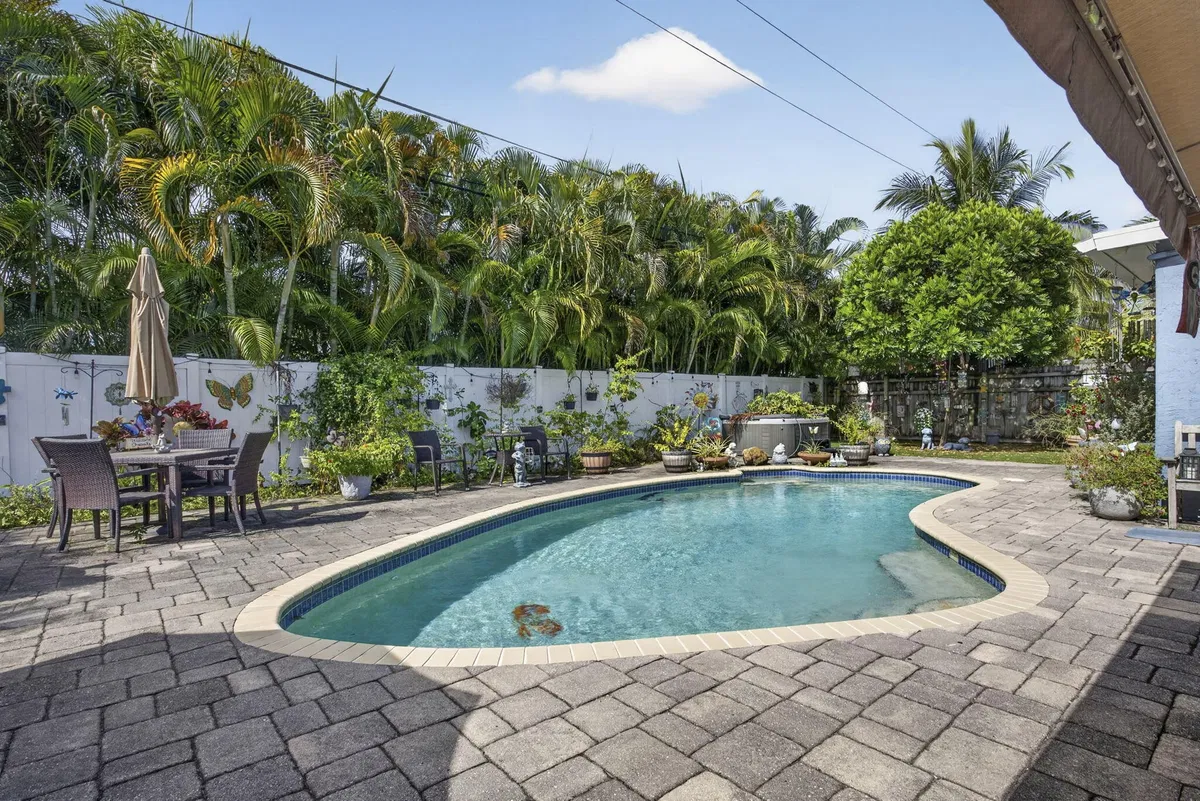 SoSo West Palm Beach Residence photo 13