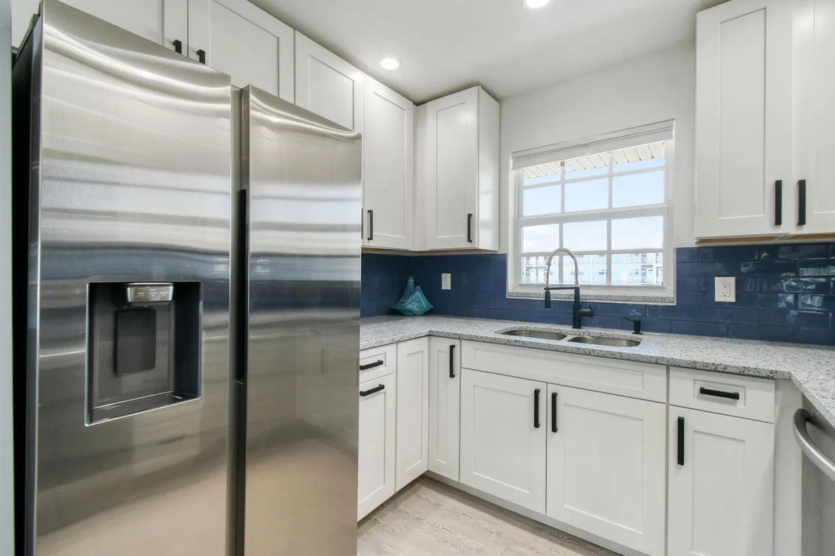 Unit 211 photo 10