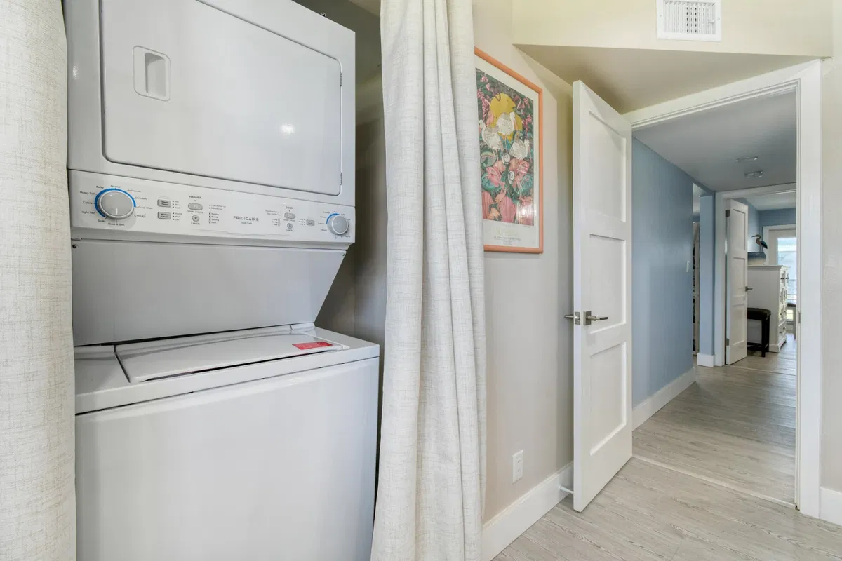 Unit 211 photo 25