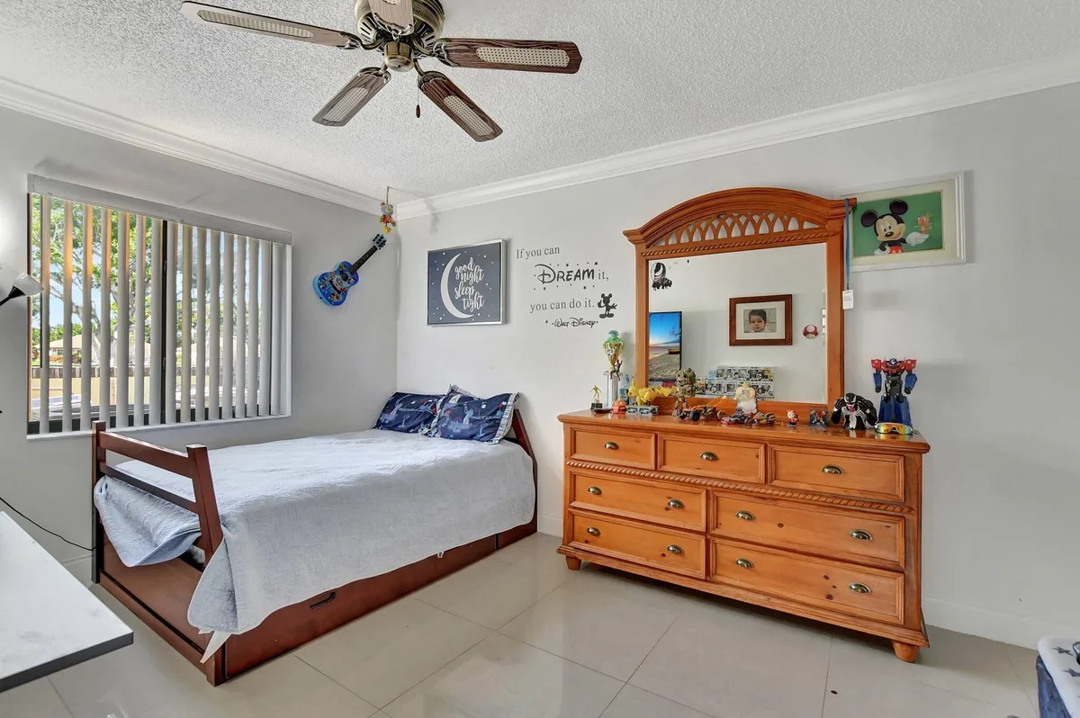 Residence photo 22
