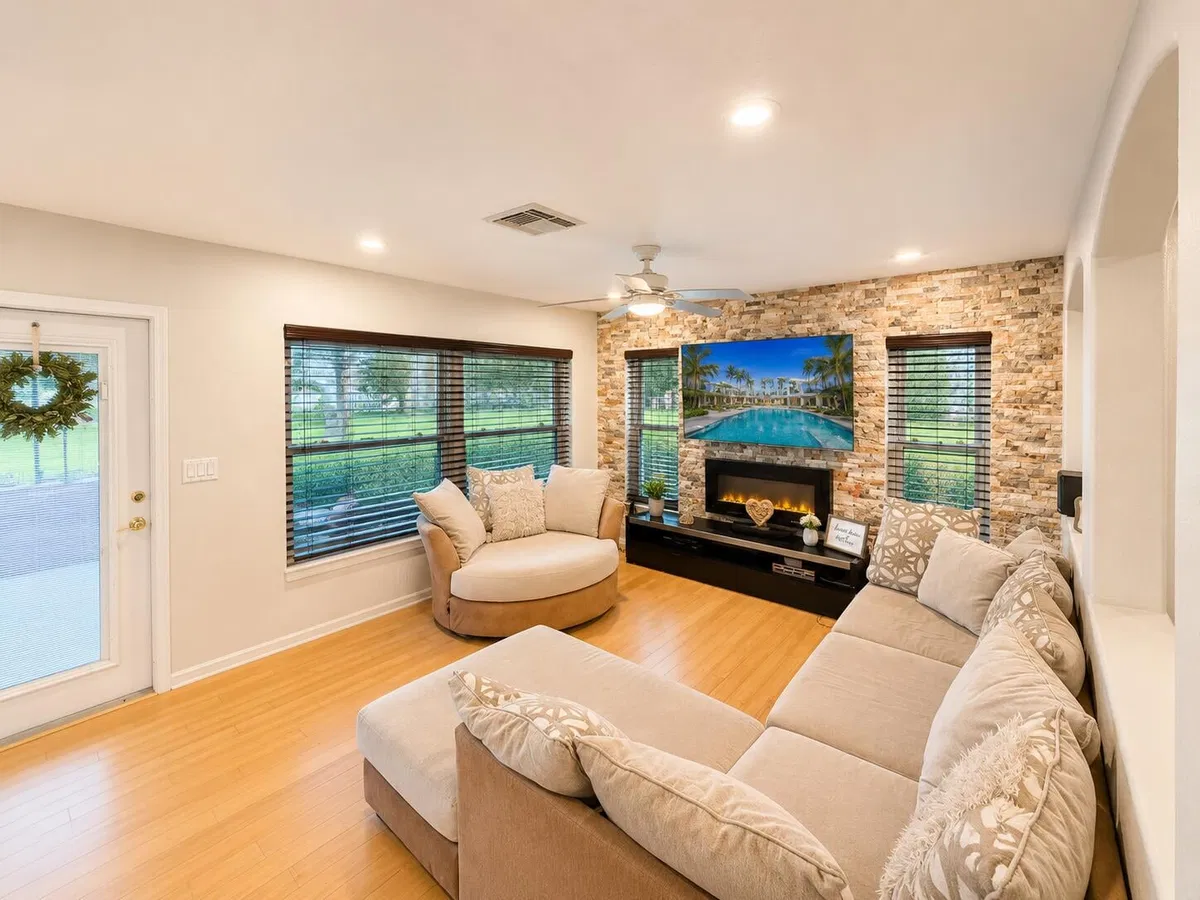 Residence photo 19