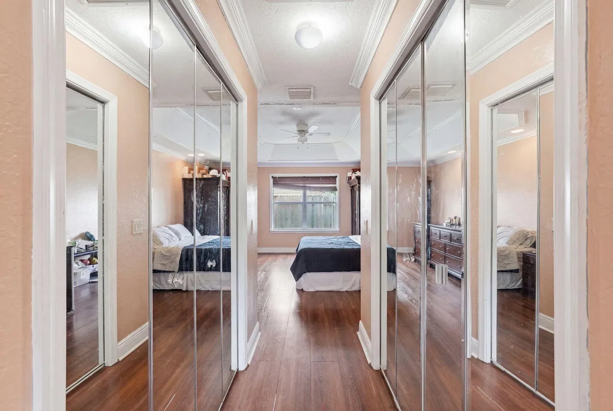 Residence photo 22