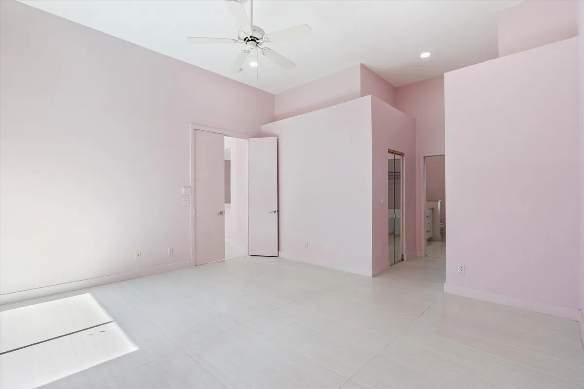 Unit 17167 photo 19