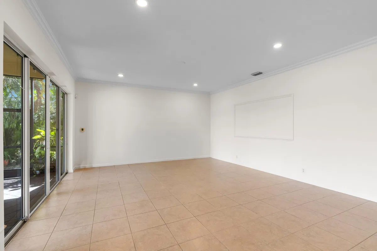 Residence photo 28