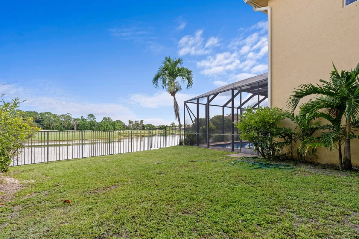 Residence photo 61