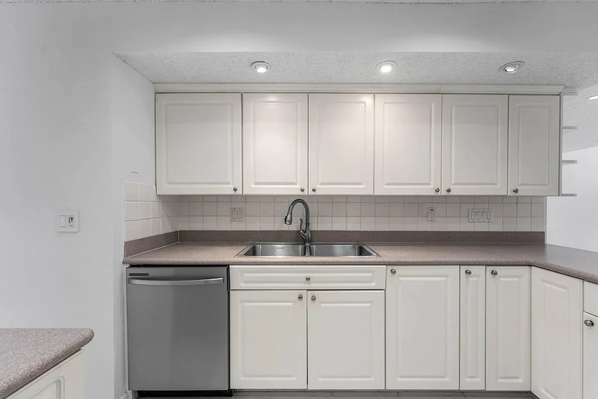 Unit T-1 photo 28