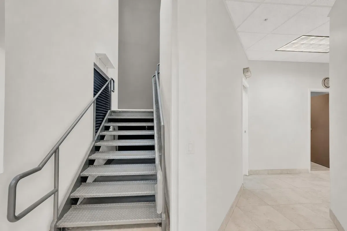 Unit 303 photo 10