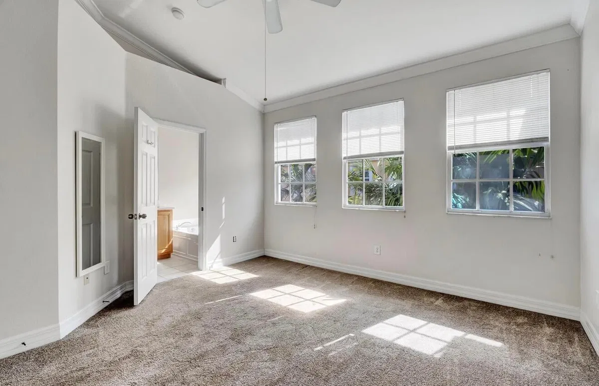 Residence photo 16