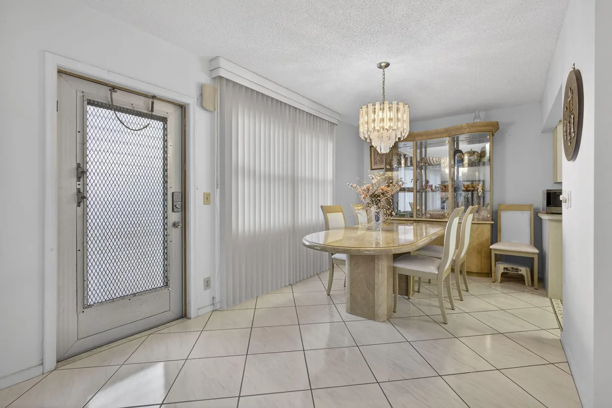 Residence photo 4
