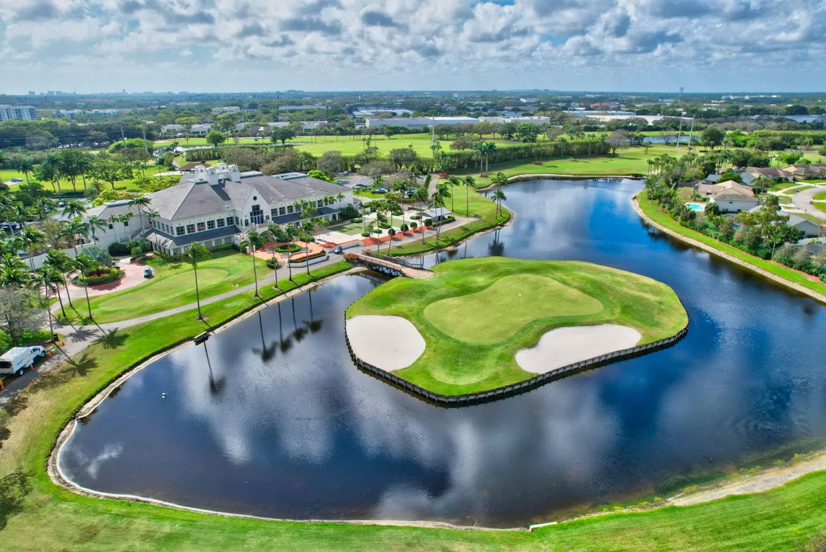 Unit 2 photo 37