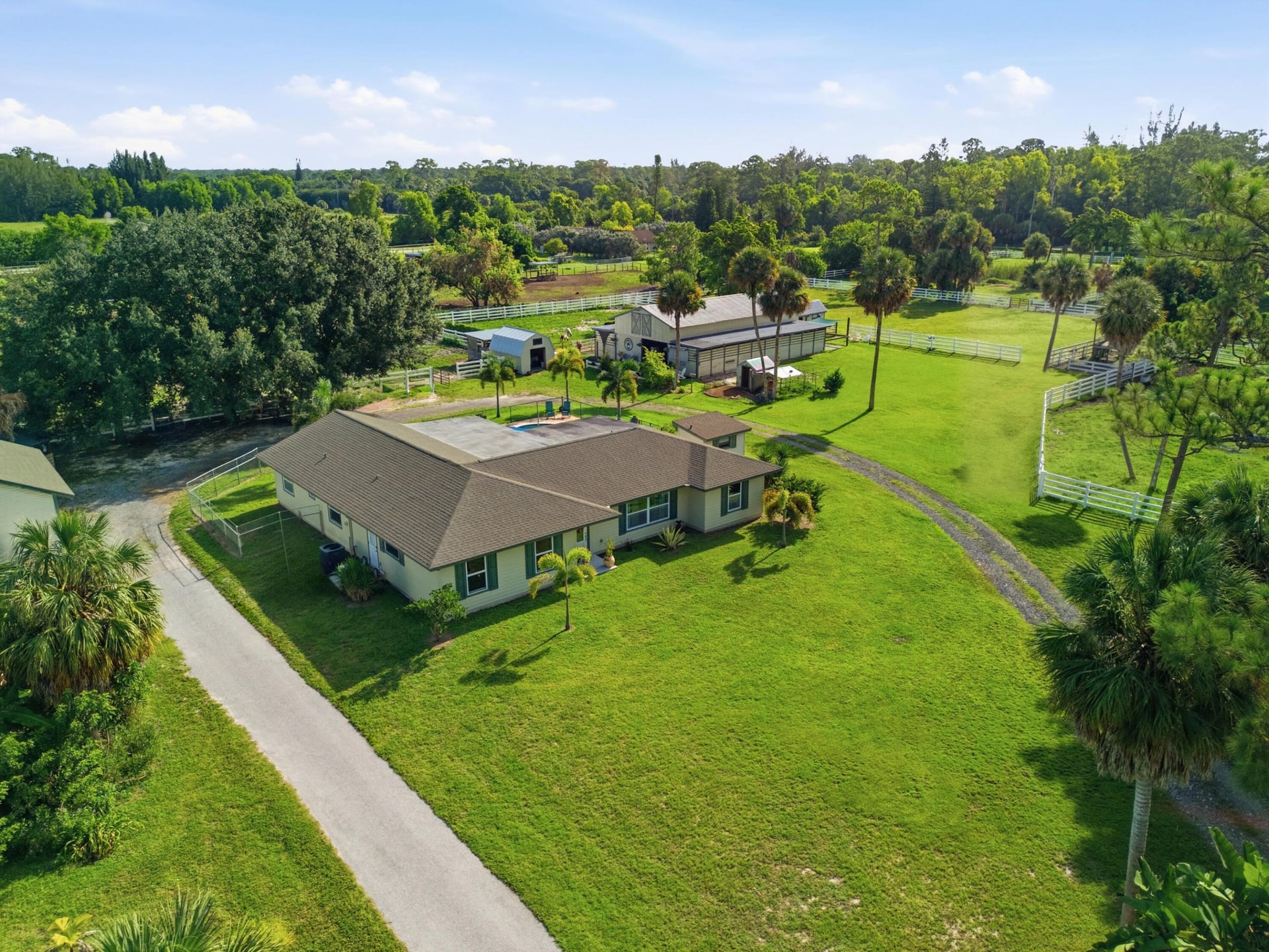 Residence photo 61