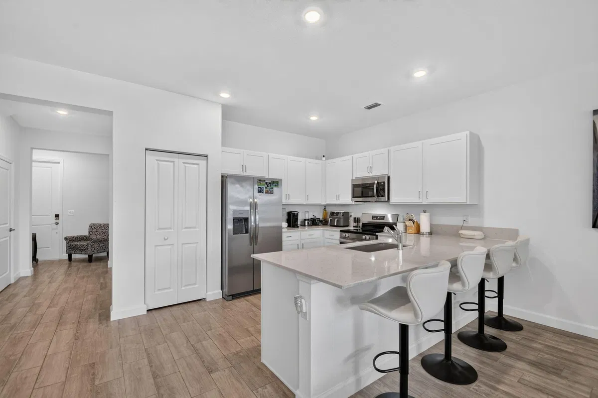 Residence photo 4