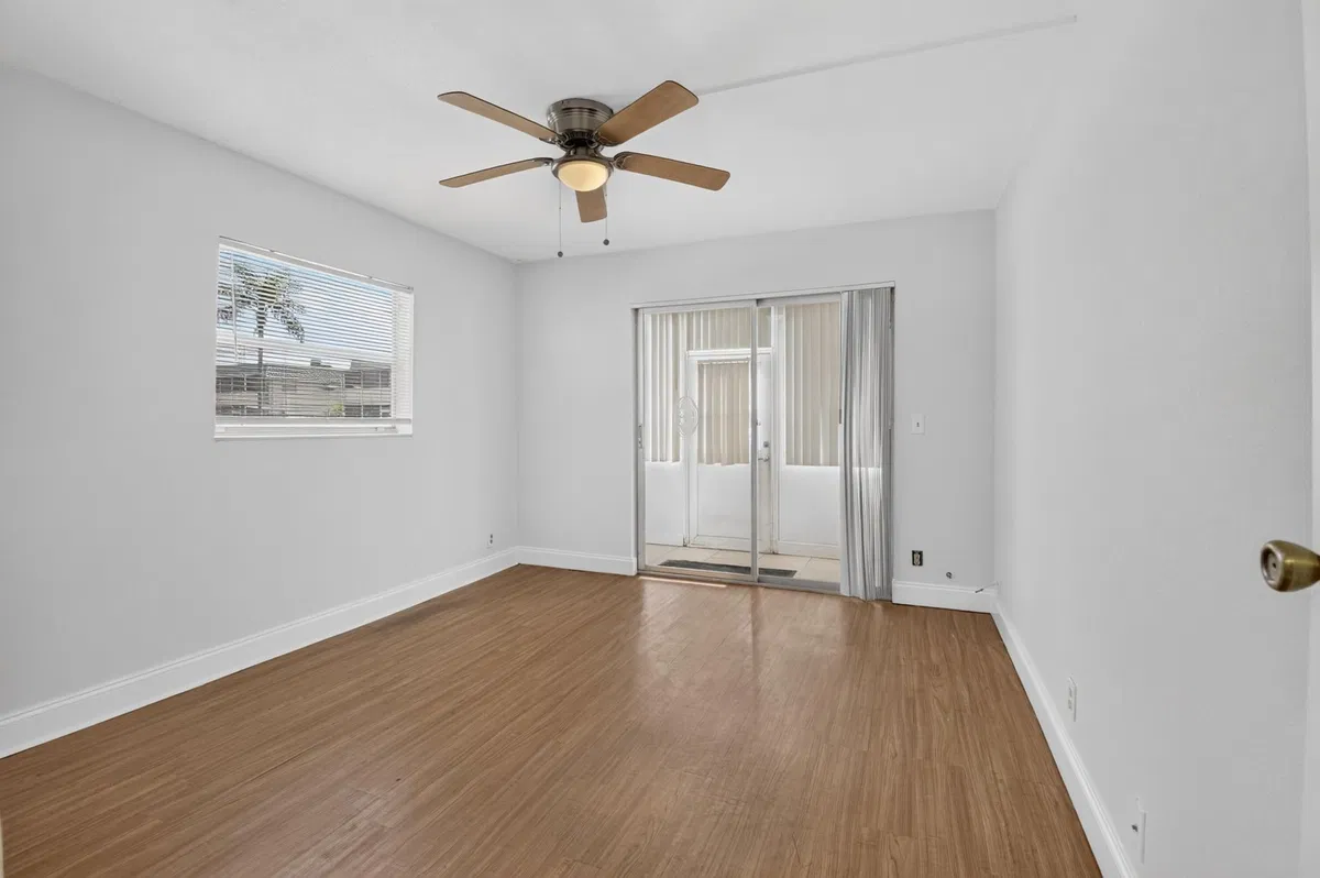 Residence photo 16
