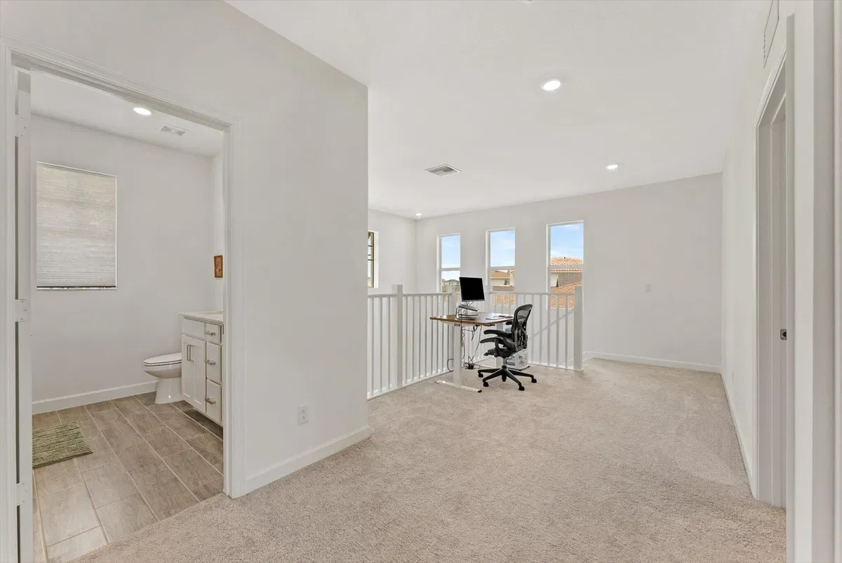  Residence photo 25