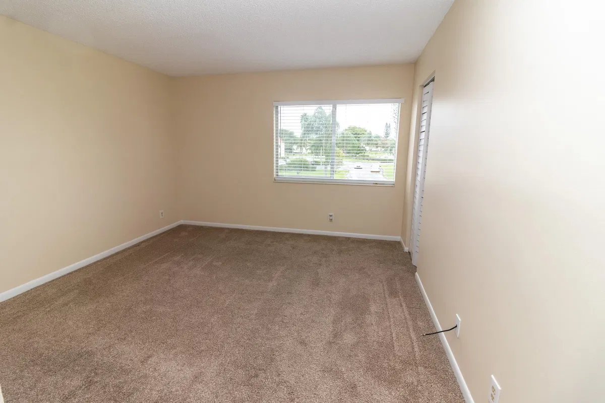 Unit D2 photo 13