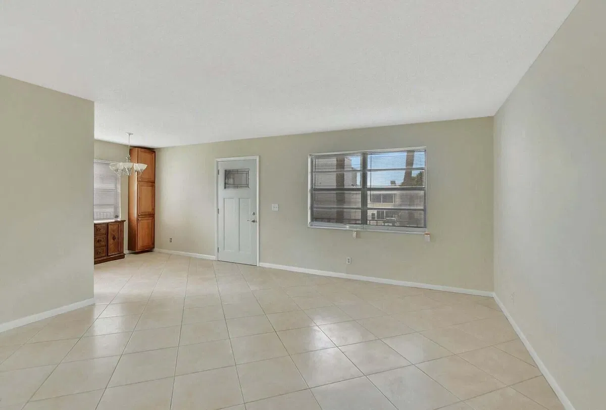  Residence photo 10