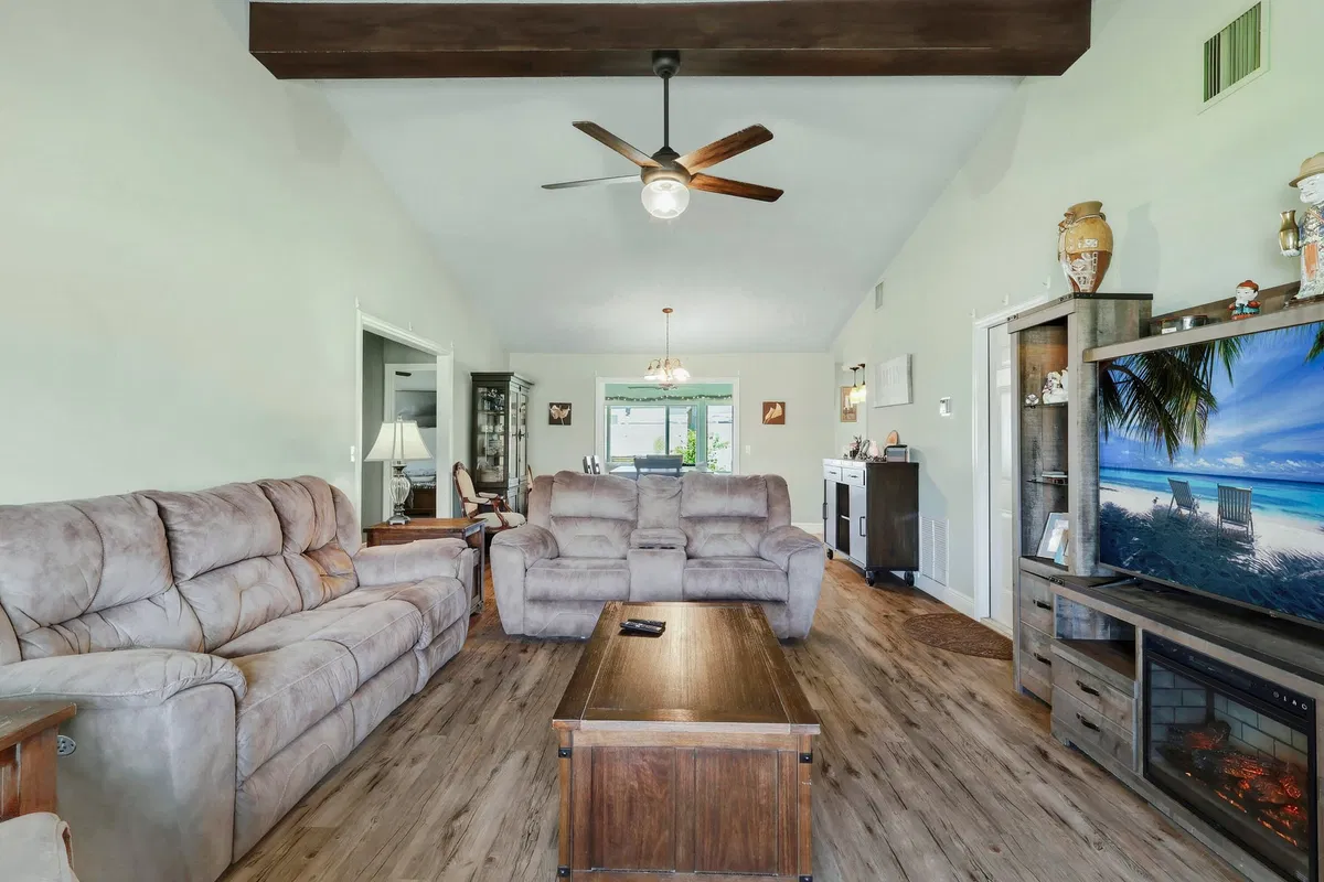Residence photo 7