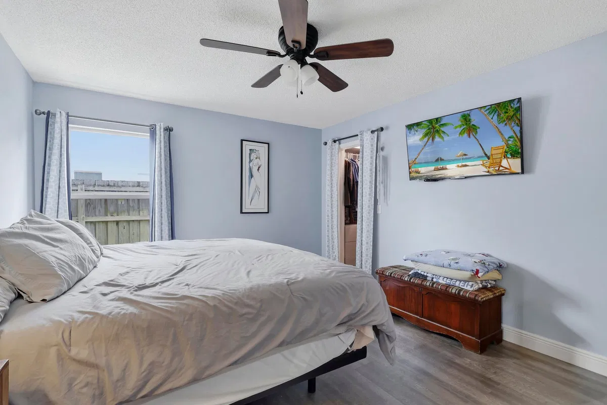 Residence photo 16