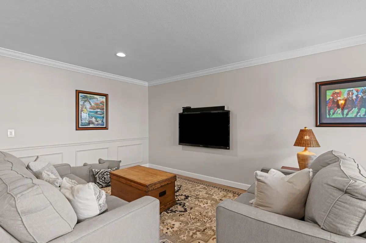  Unit C photo 7
