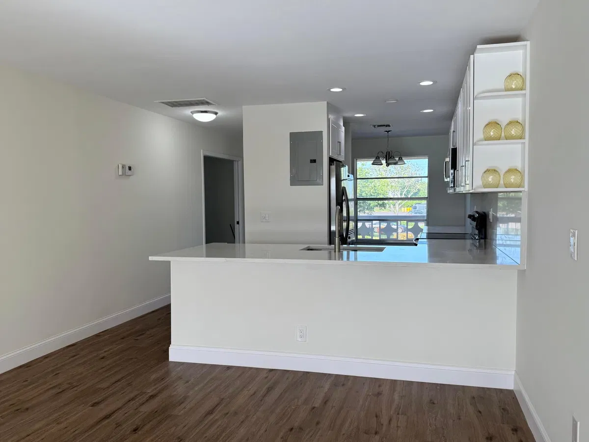 Unit 202 photo 10