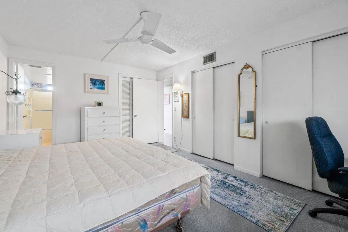 Unit 308 photo 19