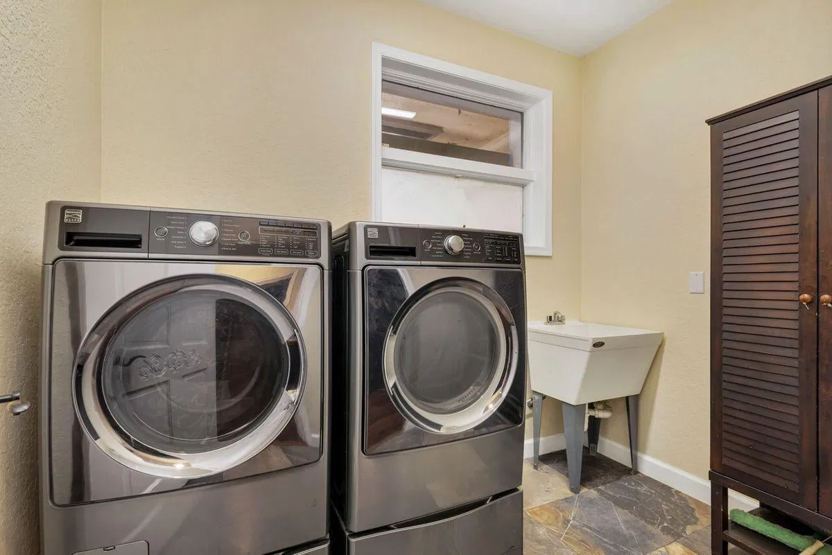 Residence photo 28