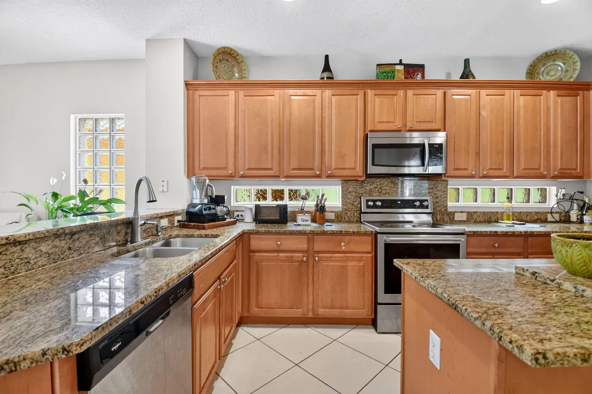 Residence photo 16