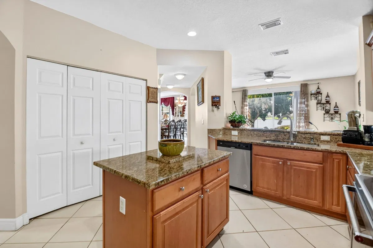 Residence photo 19