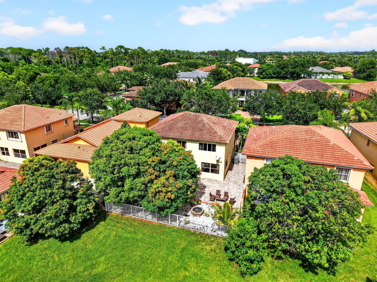 Residence photo 49