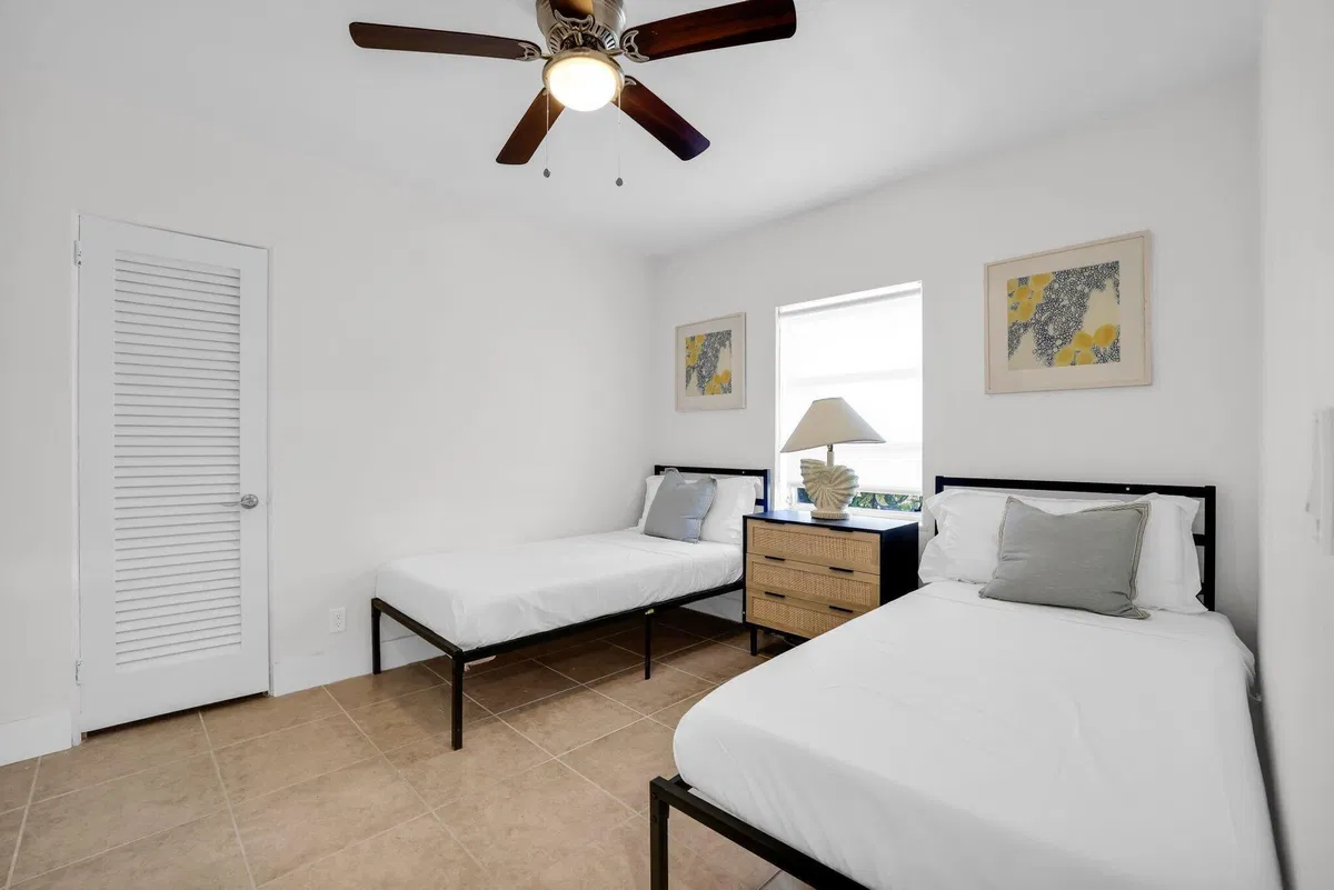 Singer Island Unit 4 photo 10