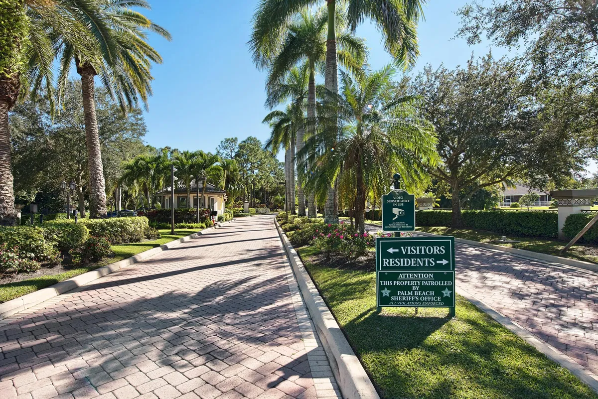 Residence photo 43