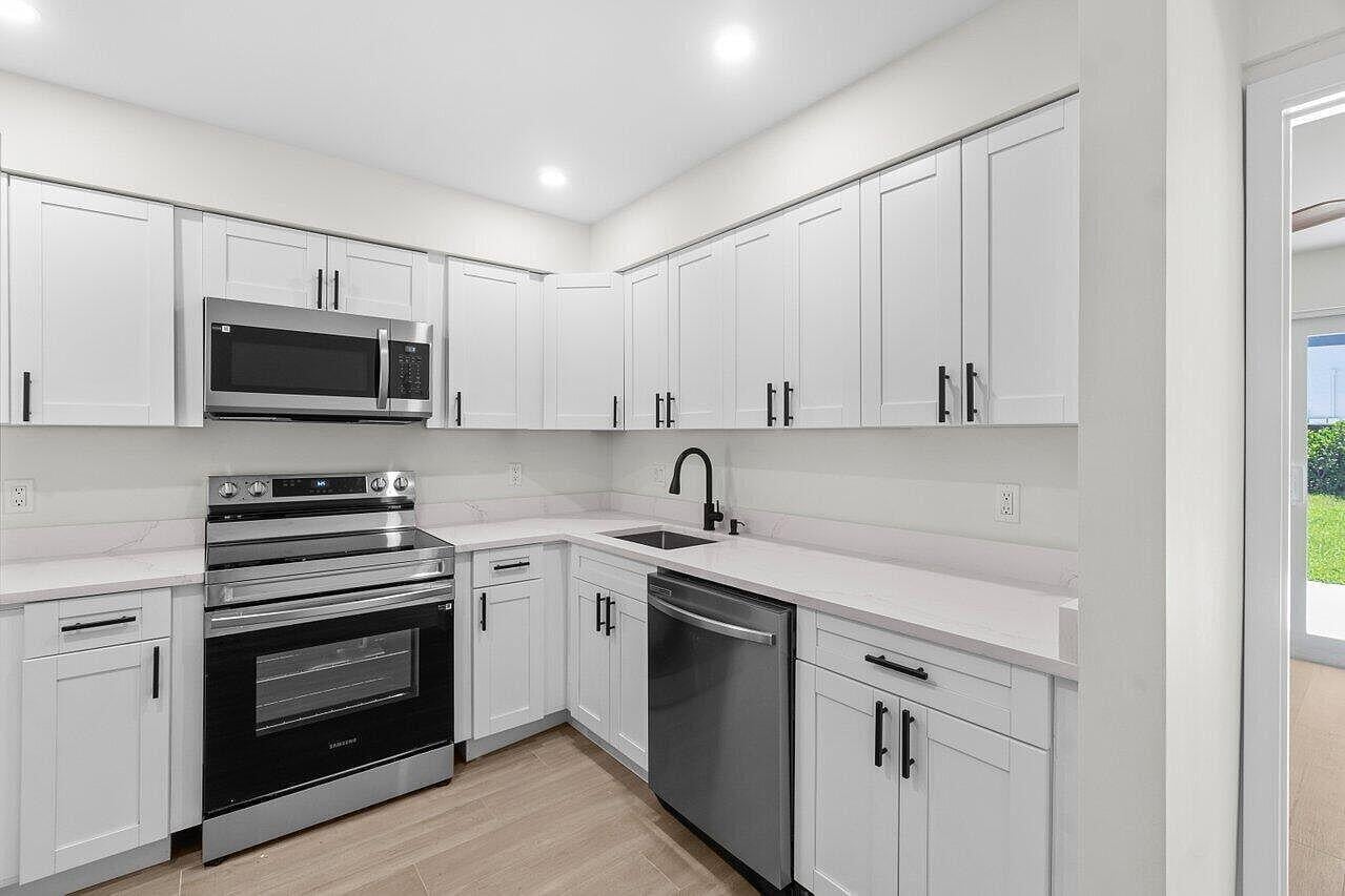 Residence photo 4