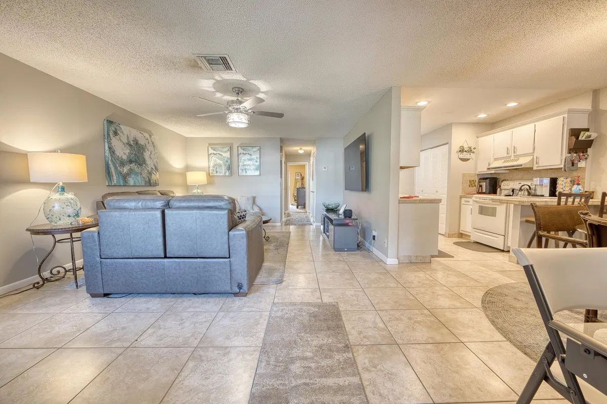 Residence photo 4