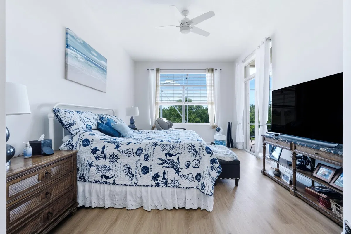 Residence photo 16