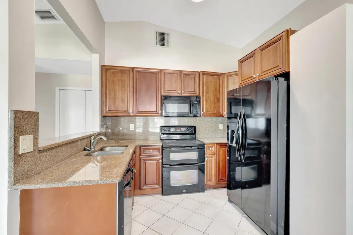  Residence photo 7
