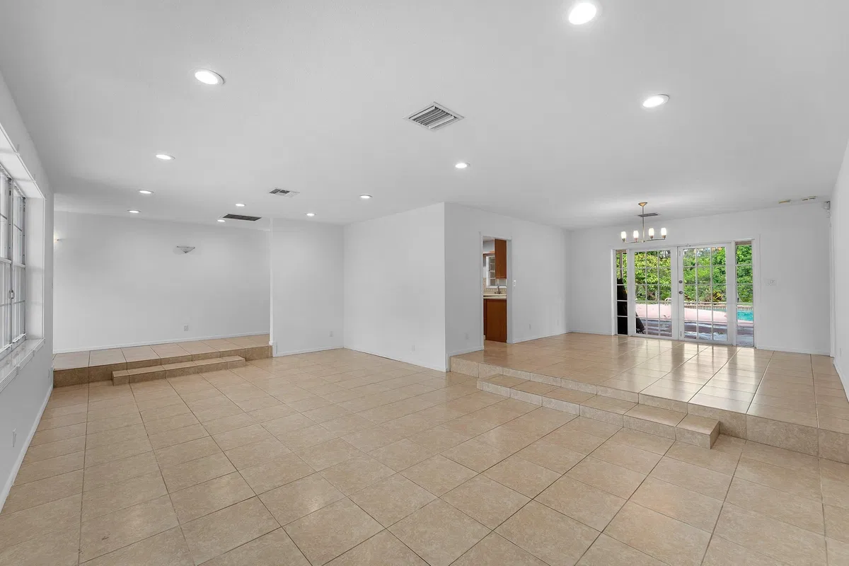  Residence photo 7