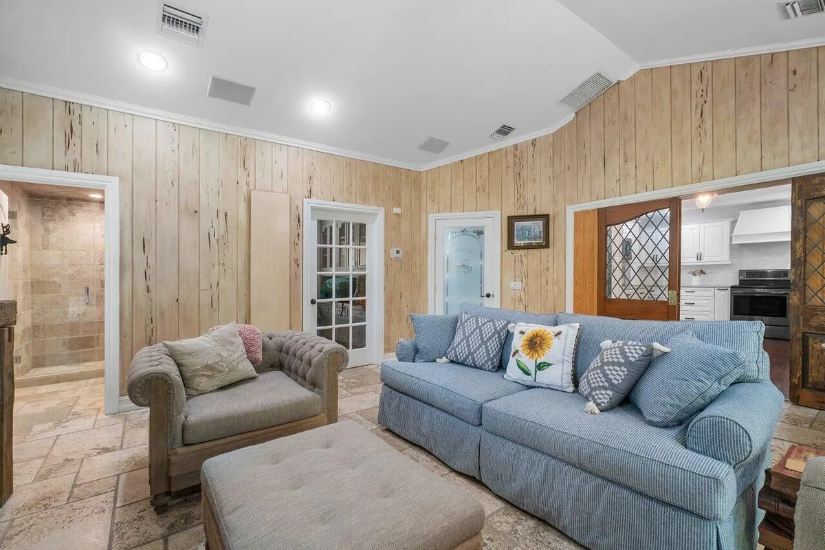  Residence photo 10