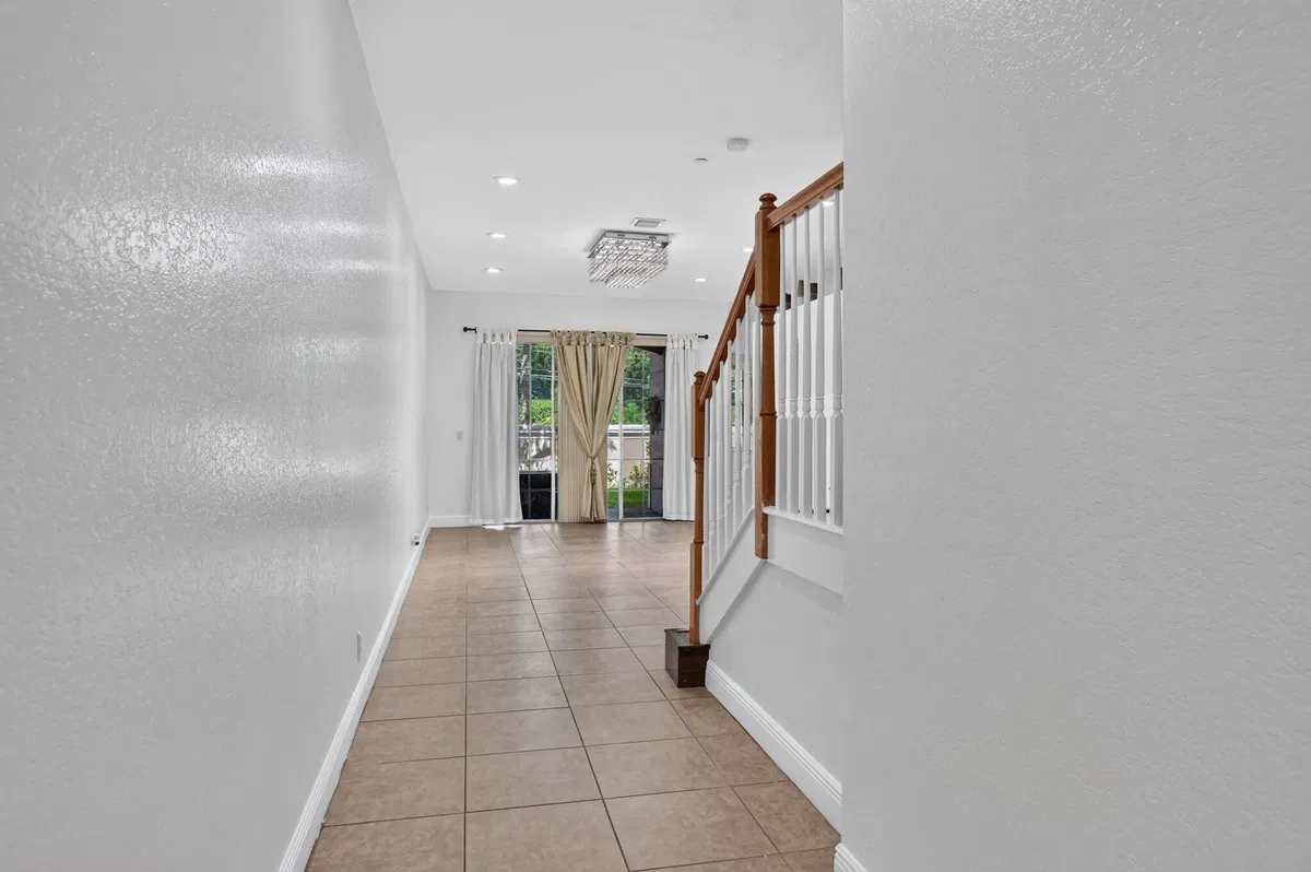 Residence photo 4