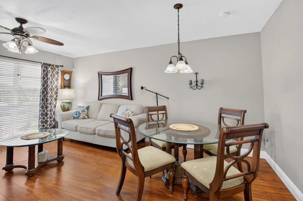 Residence photo 4