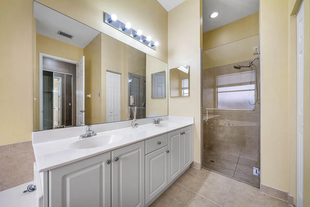 Residence photo 28