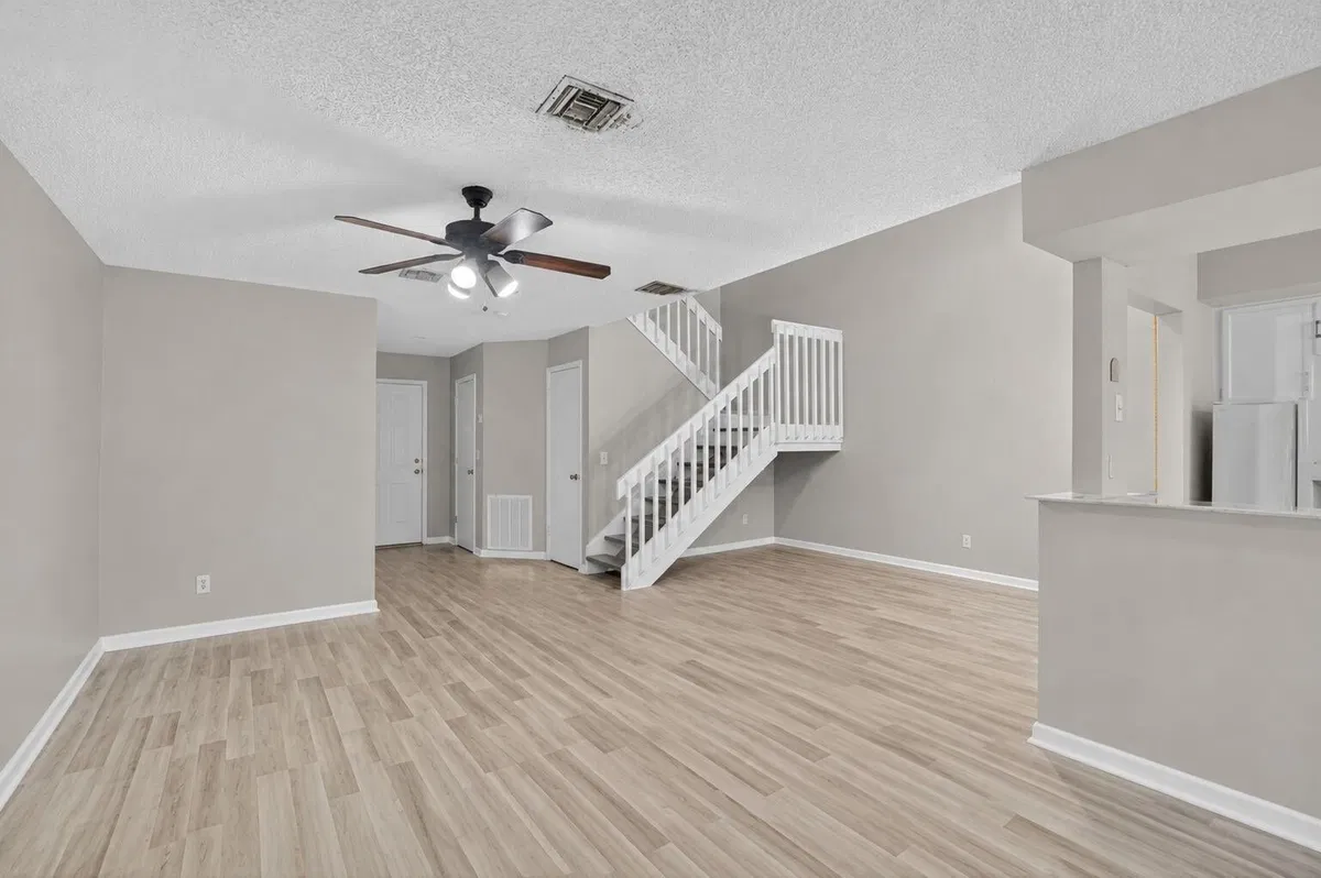  Residence photo 10