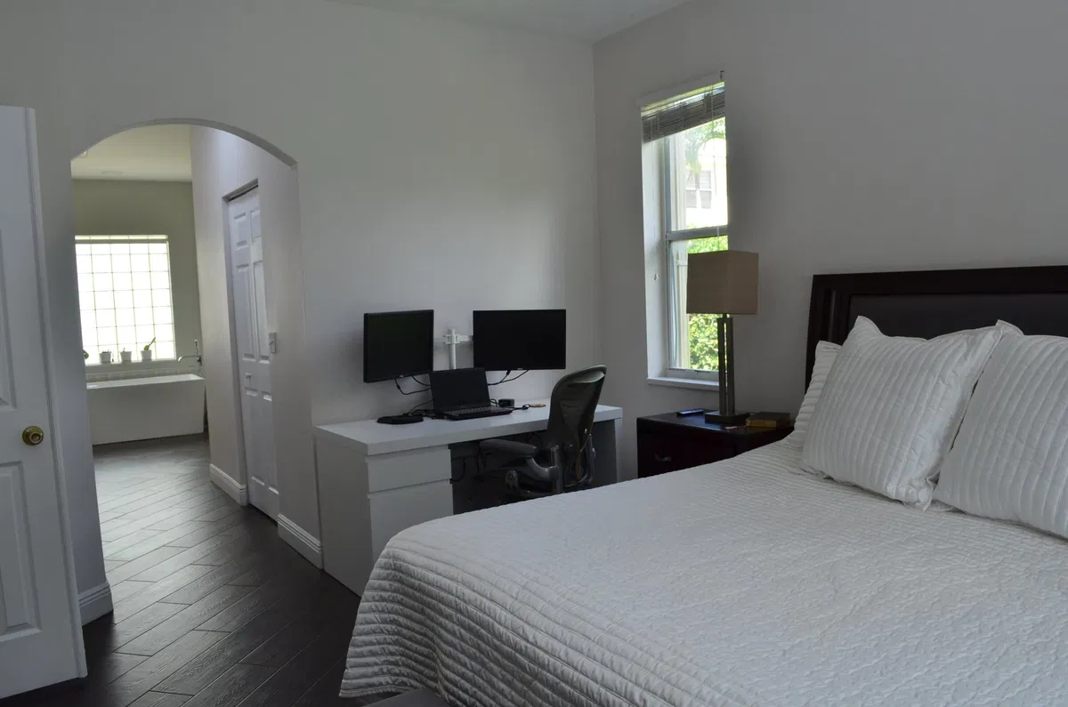 Residence photo 16