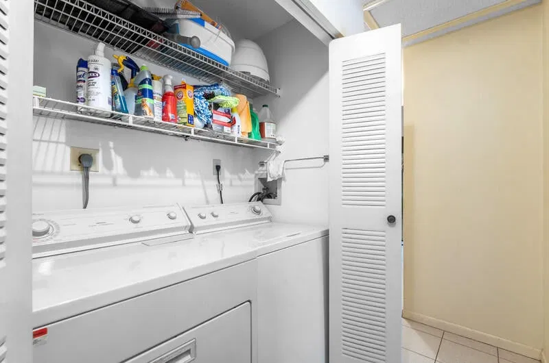  Unit C photo 25
