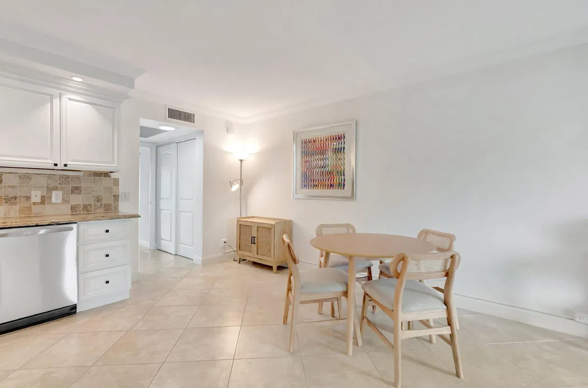 Residence photo 4