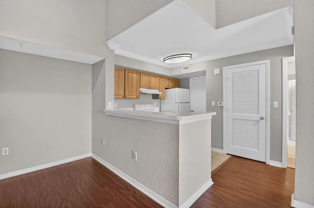 Unit 303 photo 13