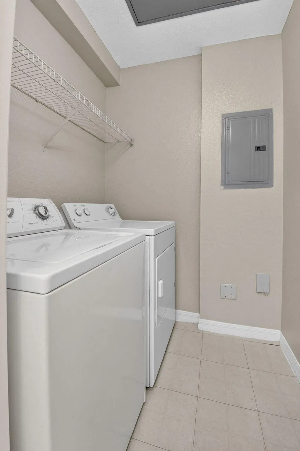 Unit 303 photo 16