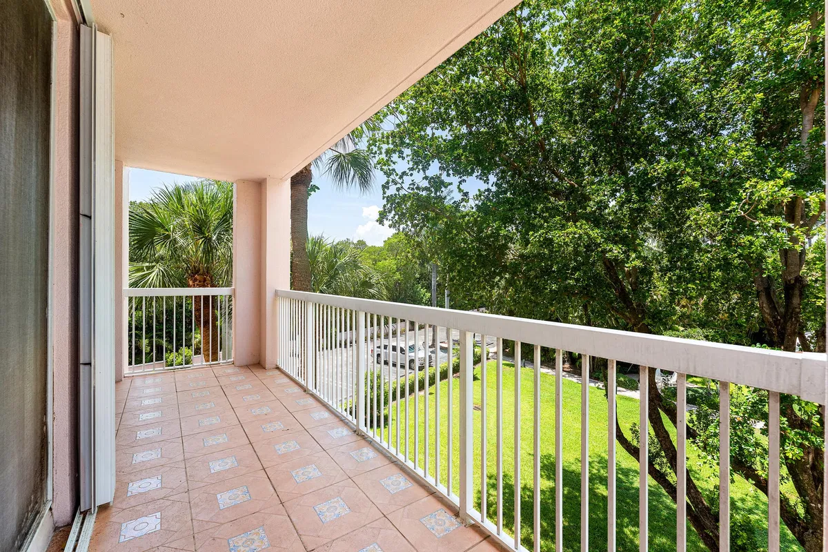 Palm Trail Delray Beach Unit C206 photo 16