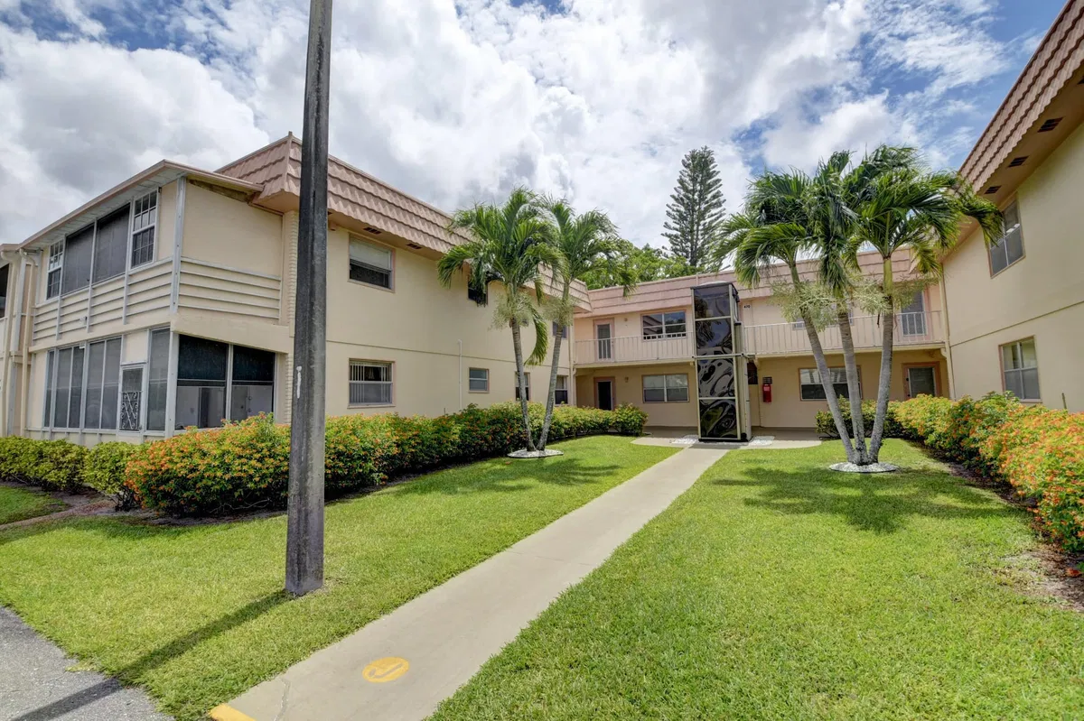 Residence photo 19