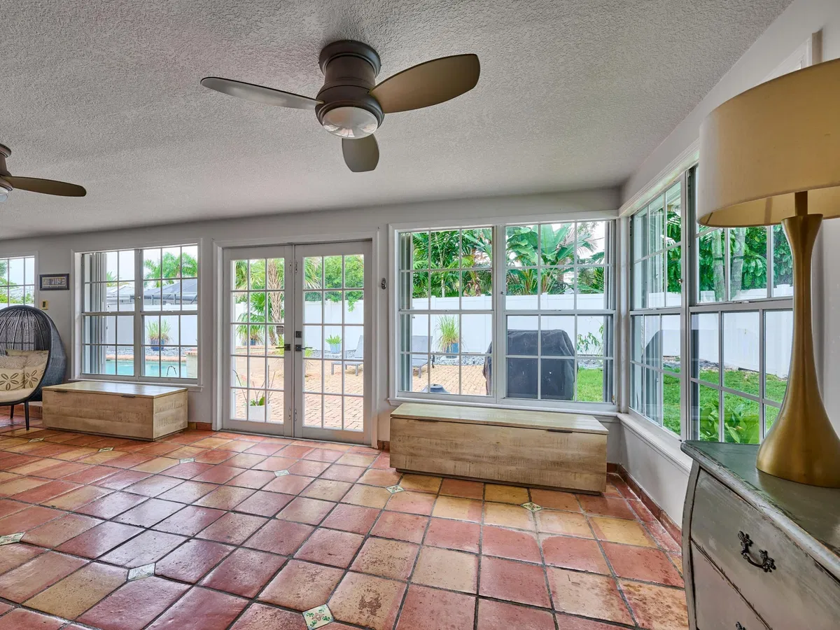 Residence photo 34
